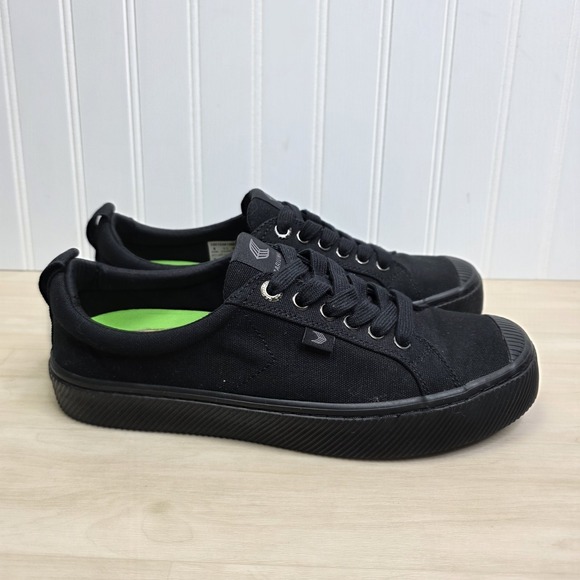 Cariuma Shoes - Cariuma‎ OCA Low Casual All Black Canvas Low Top Sneakers Women's 9.5 Men's 8